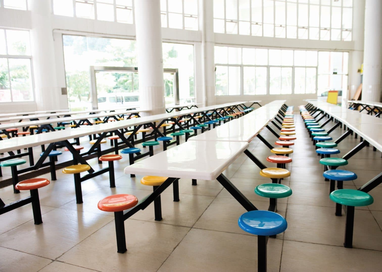 Buying Tables for Your Lunchroom