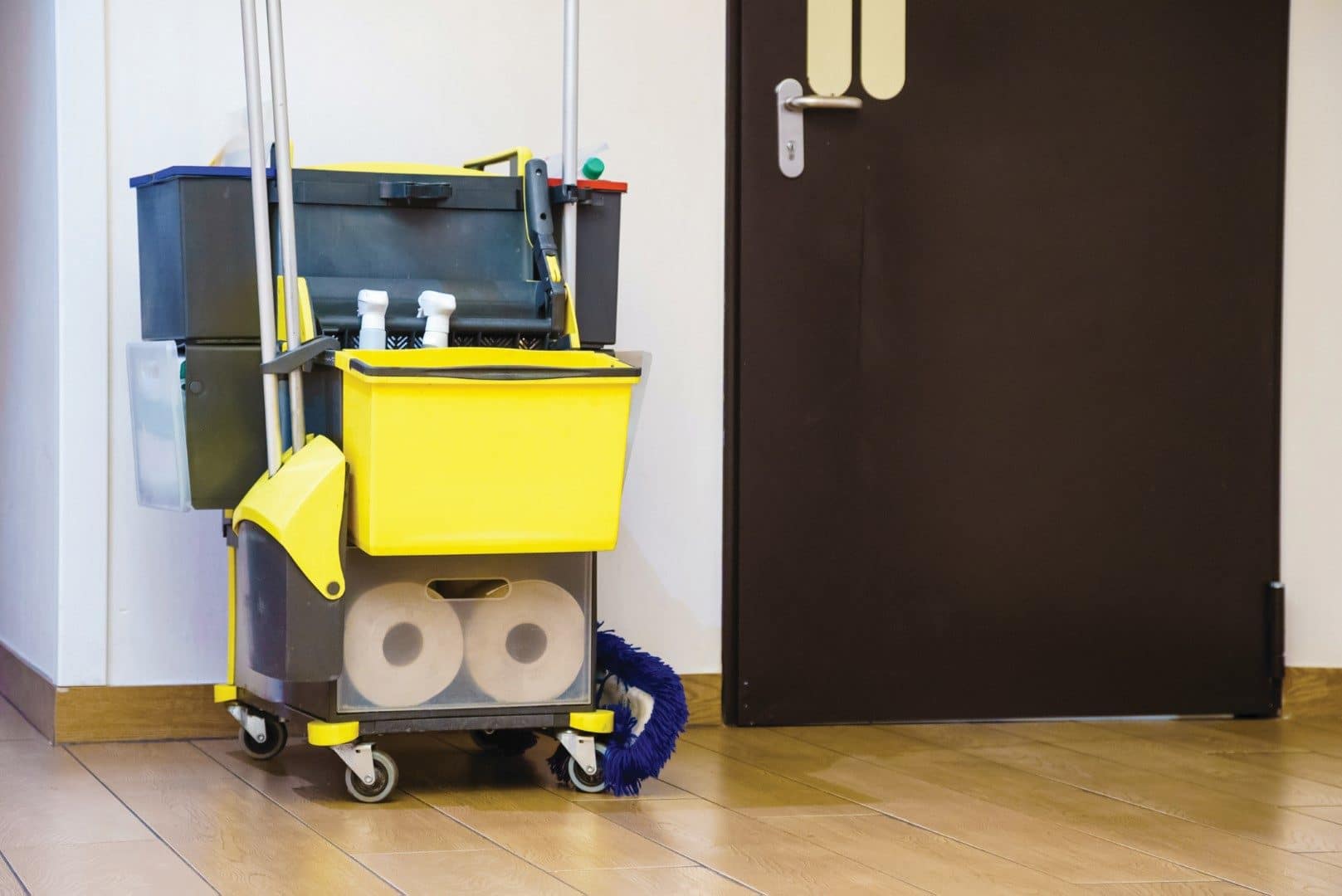 Ten Tips on Selecting a Janitorial Cart