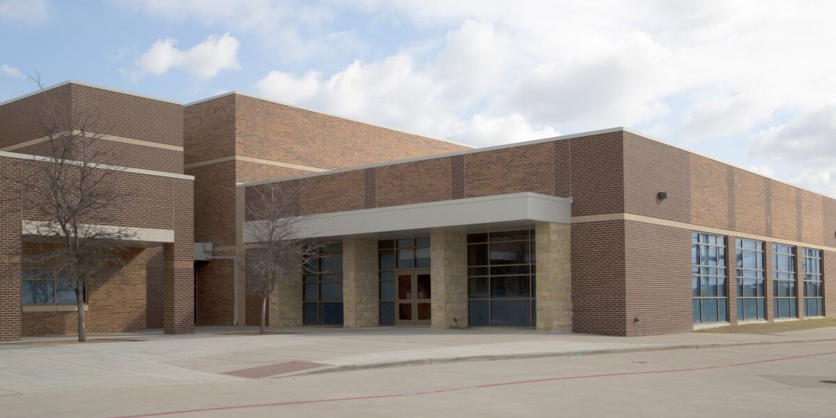 Pros and Cons of Bulletproof Windows in Schools